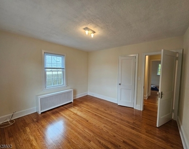 48 Bay St - Photo Thumbnail 10