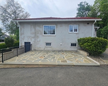 48 Bay St - Photo Thumbnail 18