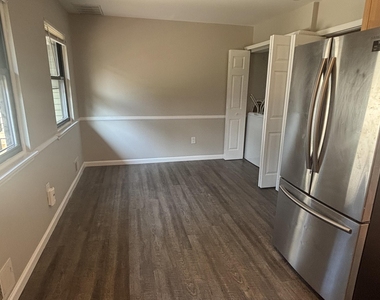 41 Village Green Way - Photo Thumbnail 9