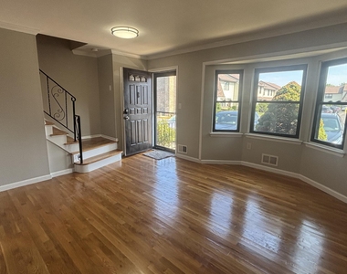 41 Village Green Way - Photo Thumbnail 1