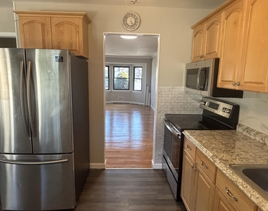 41 Village Green Way - Photo Thumbnail 10