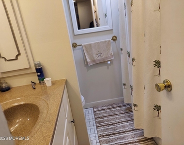 51 Hiering Avenue - Photo Thumbnail 14