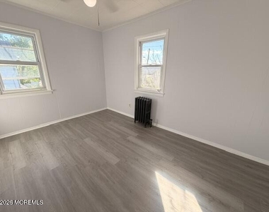 27 Lower Main Street - Photo Thumbnail 8