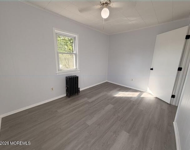 27 Lower Main Street - Photo Thumbnail 7