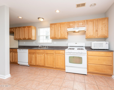 41 Seabreeze Way - Photo Thumbnail 2