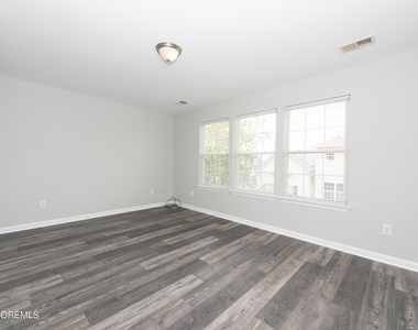 41 Seabreeze Way - Photo Thumbnail 9