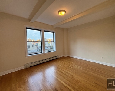 West 79 Street - Photo Thumbnail 2