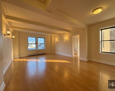 West 79 Street - Photo Thumbnail 1