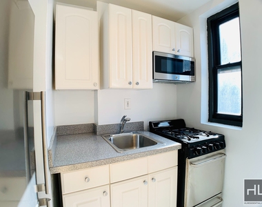 East 56 Street - Photo Thumbnail 4