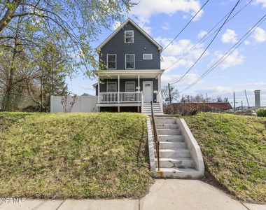 816 King Georges Road - Photo Thumbnail 2