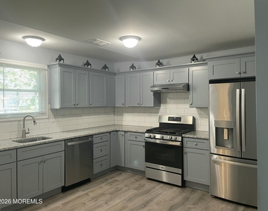 816 King Georges Road - Photo Thumbnail 15