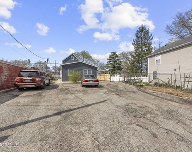 816 King Georges Road - Photo Thumbnail 7