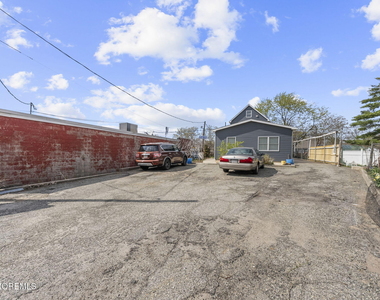 816 King Georges Road - Photo Thumbnail 9