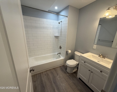 816 King Georges Road - Photo Thumbnail 14