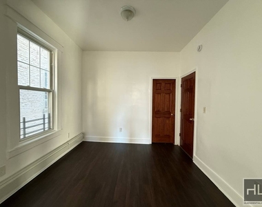 Benson Street - Photo Thumbnail 2
