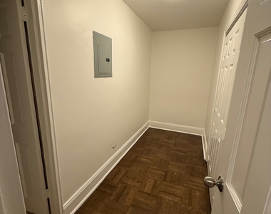 East 79th Street - Photo Thumbnail 2