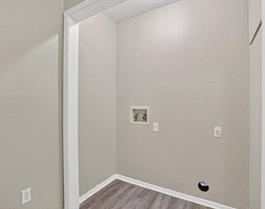 119 Del Rio Avenue - Photo Thumbnail 8