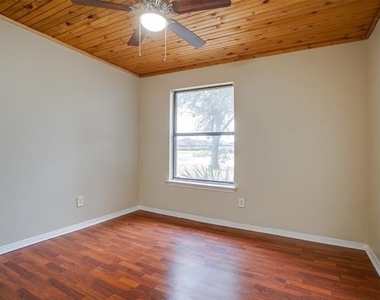 101 Teakwood Drive - Photo Thumbnail 17
