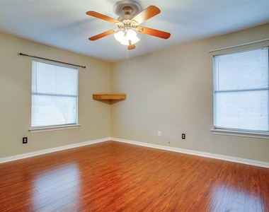 101 Teakwood Drive - Photo Thumbnail 20