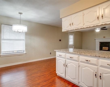 101 Teakwood Drive - Photo Thumbnail 14