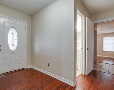101 Teakwood Drive - Photo Thumbnail 3