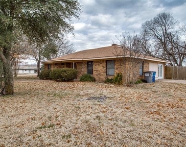 101 Teakwood Drive - Photo Thumbnail 24
