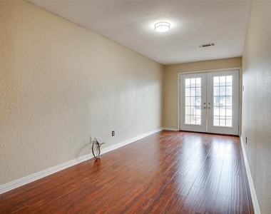 101 Teakwood Drive - Photo Thumbnail 16