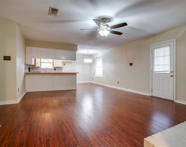 101 Teakwood Drive - Photo Thumbnail 8