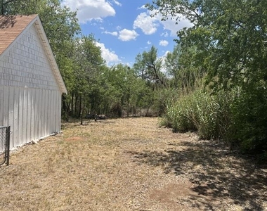 361 College Drive - Photo Thumbnail 16