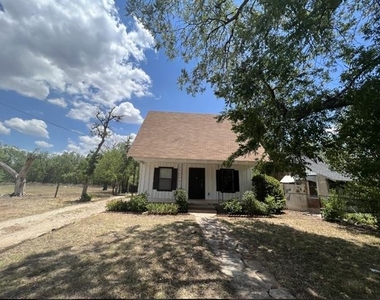 361 College Drive - Photo Thumbnail 1