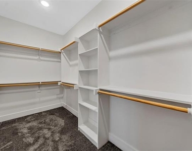 505 Ellis Place Drive - Photo Thumbnail 17