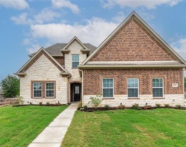 505 Ellis Place Drive - Photo Thumbnail 1