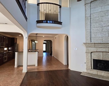 778 Fall River Drive - Photo Thumbnail 7