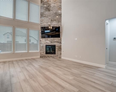 2811 Killdeer Trail - Photo Thumbnail 1