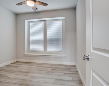 2811 Killdeer Trail - Photo Thumbnail 15