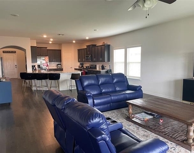 564 Declaration Way - Photo Thumbnail 7