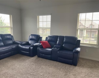 564 Declaration Way - Photo Thumbnail 12