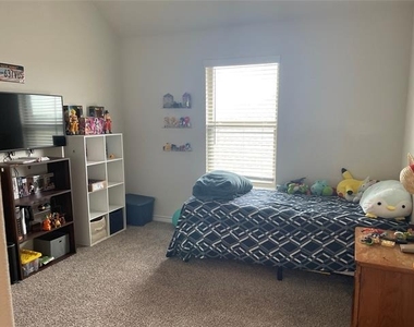 564 Declaration Way - Photo Thumbnail 14