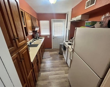 414 Marietta Street - Photo Thumbnail 5