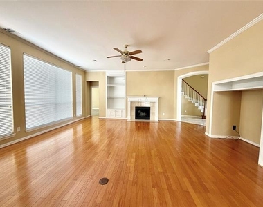 525 Salisbury Drive - Photo Thumbnail 8