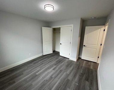 608 E 3rd Street - Photo Thumbnail 8