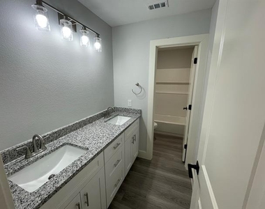 608 E 3rd Street - Photo Thumbnail 6