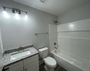 608 E 3rd Street - Photo Thumbnail 4