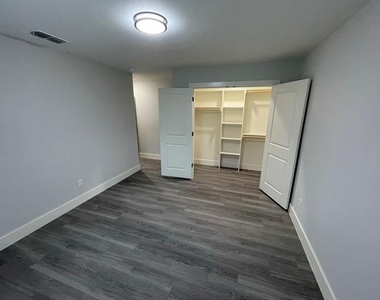 608 E 3rd Street - Photo Thumbnail 9
