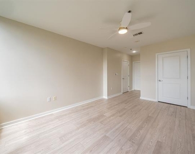 1200 Main Street - Photo Thumbnail 20