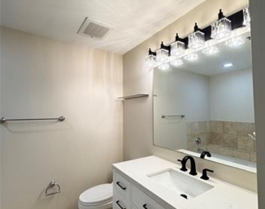 1200 Main Street - Photo Thumbnail 14
