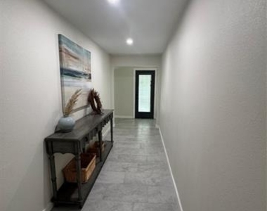 2622 Wynnewood Drive - Photo Thumbnail 10