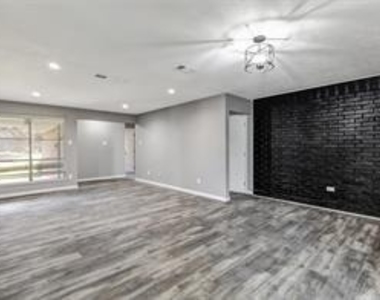 331 Merribrook Trail - Photo Thumbnail 7