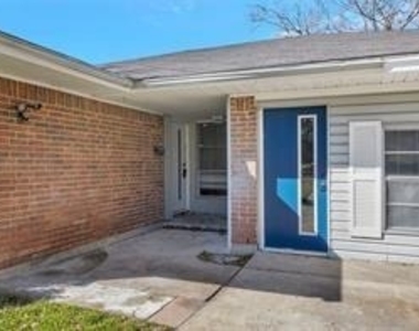 331 Merribrook Trail - Photo Thumbnail 2