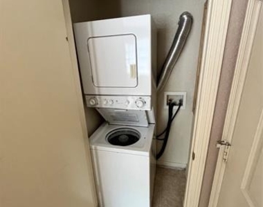219 Bryan Street - Photo Thumbnail 7
